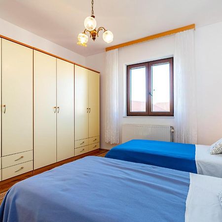 2 Bedroom Cozy Apartment In زادار المظهر الخارجي الصورة